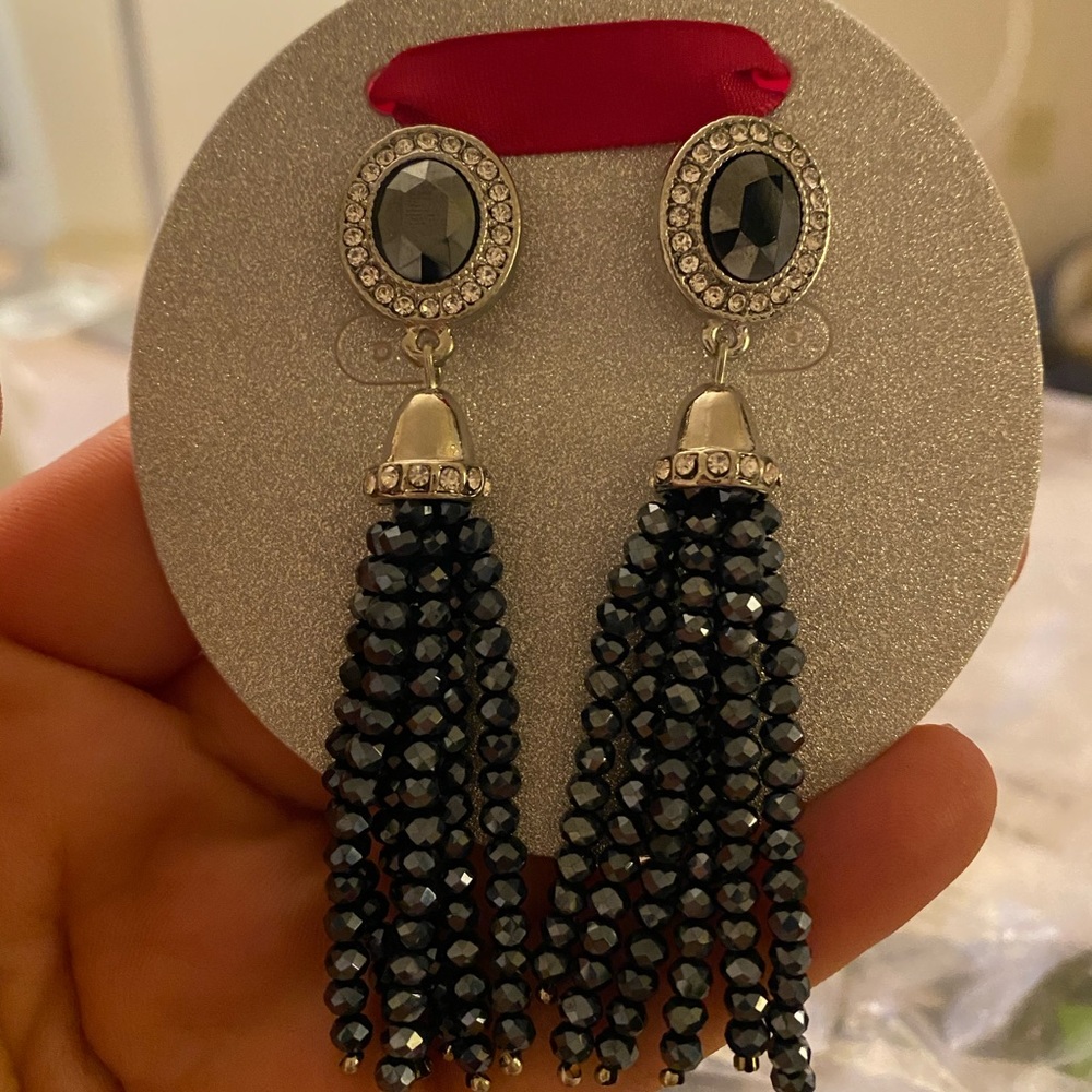 Kohl’s Gift Earrings Long Black/Charcoal